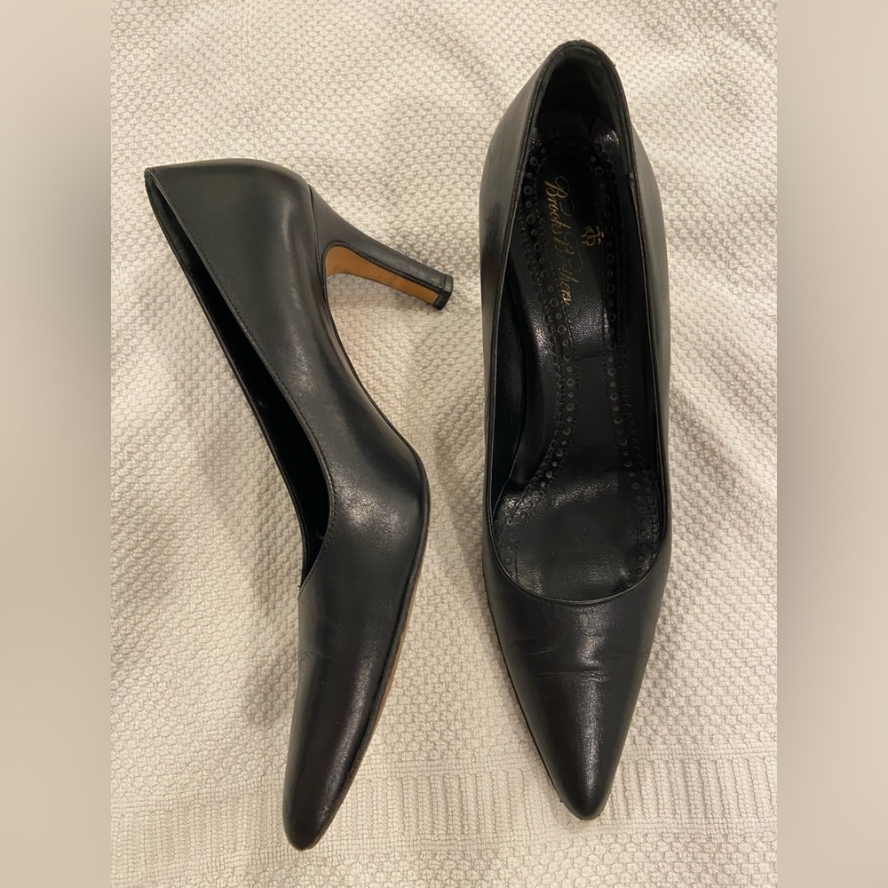 Elegant Brooks Brothers Black Leather Pumps